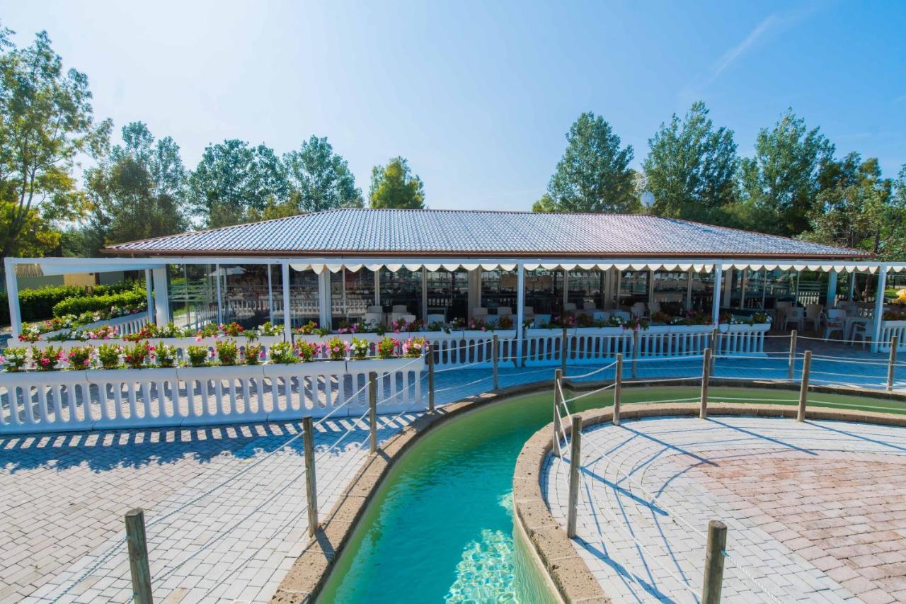 Camping Le Palme Marina Di Bibbona Exteriör bild