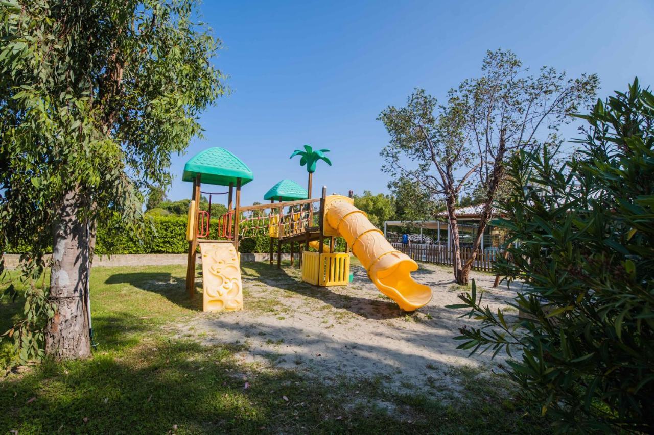 Camping Le Palme Marina Di Bibbona Exteriör bild